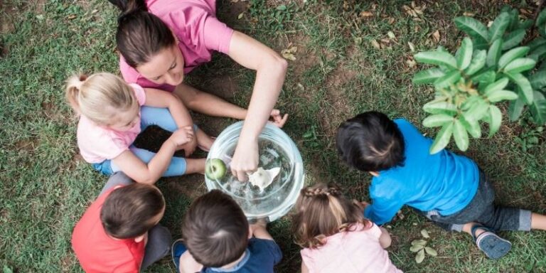 Guiding behaviours in a Montessori environment